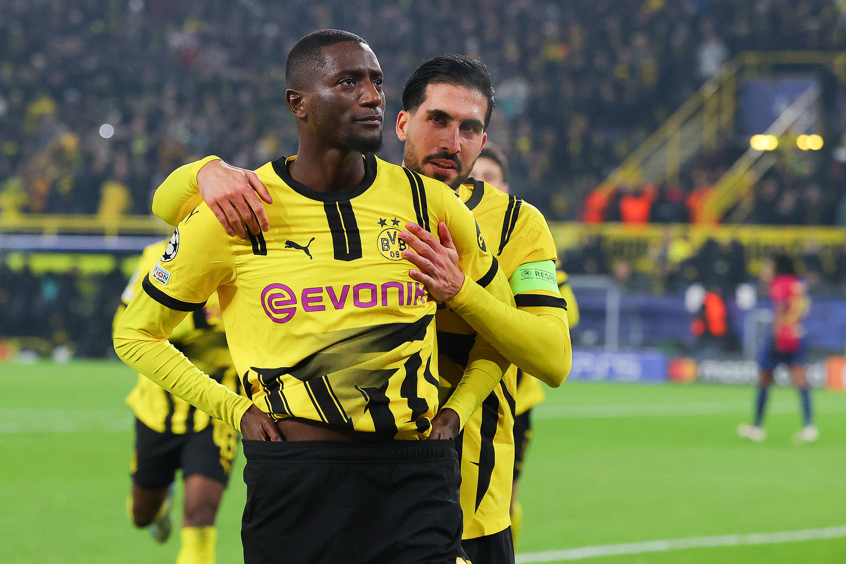 中欧球队奋勇争取，成功逆转对手取胜的简单介绍