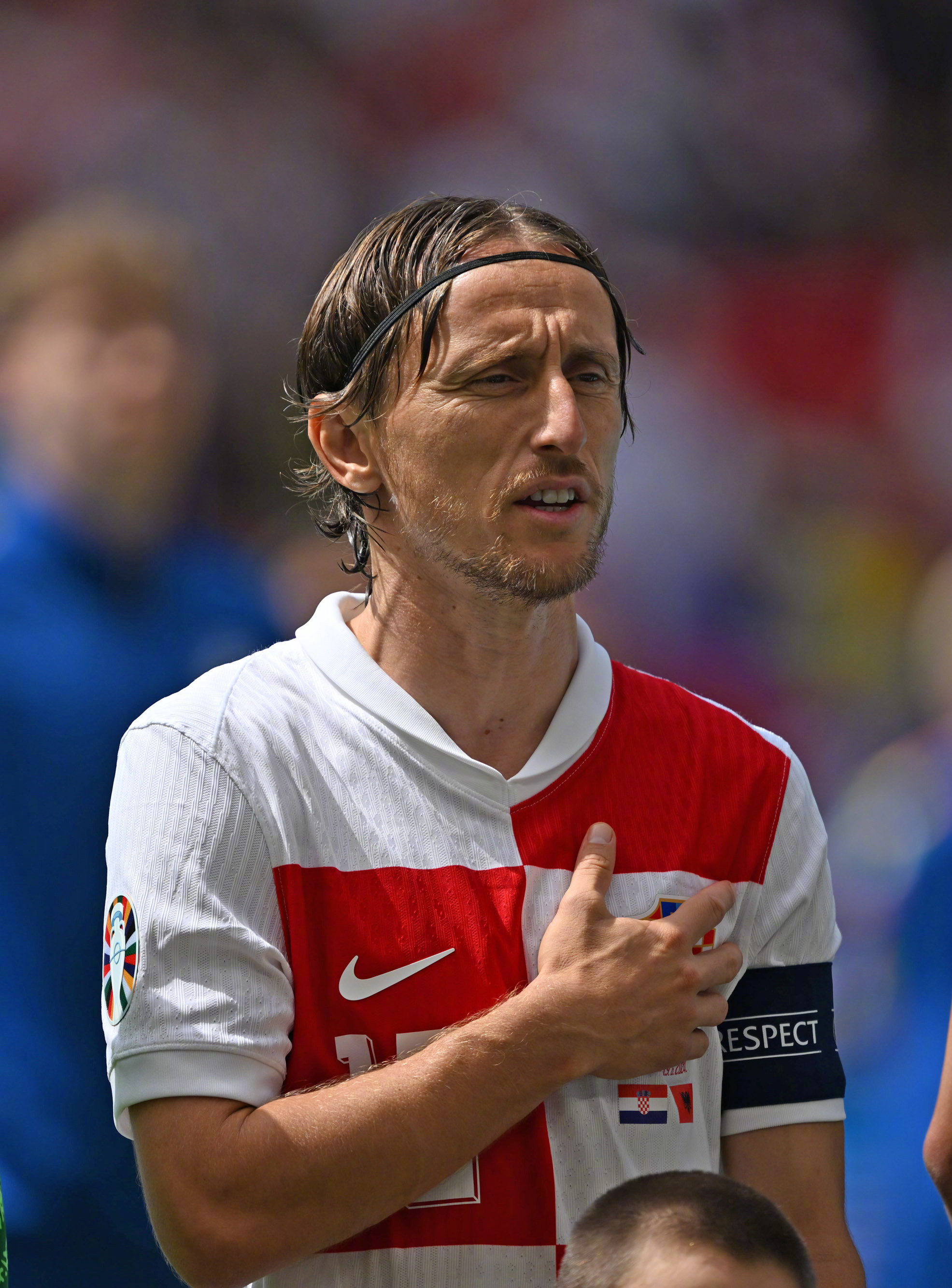 包含巴尔干德比，罗马尼亚战平克罗地亚的词条