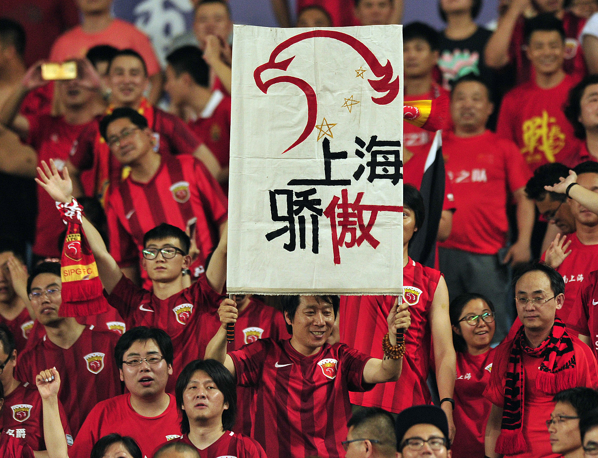 包含球场上各队员技压群雄，勇夺胜利关键的词条