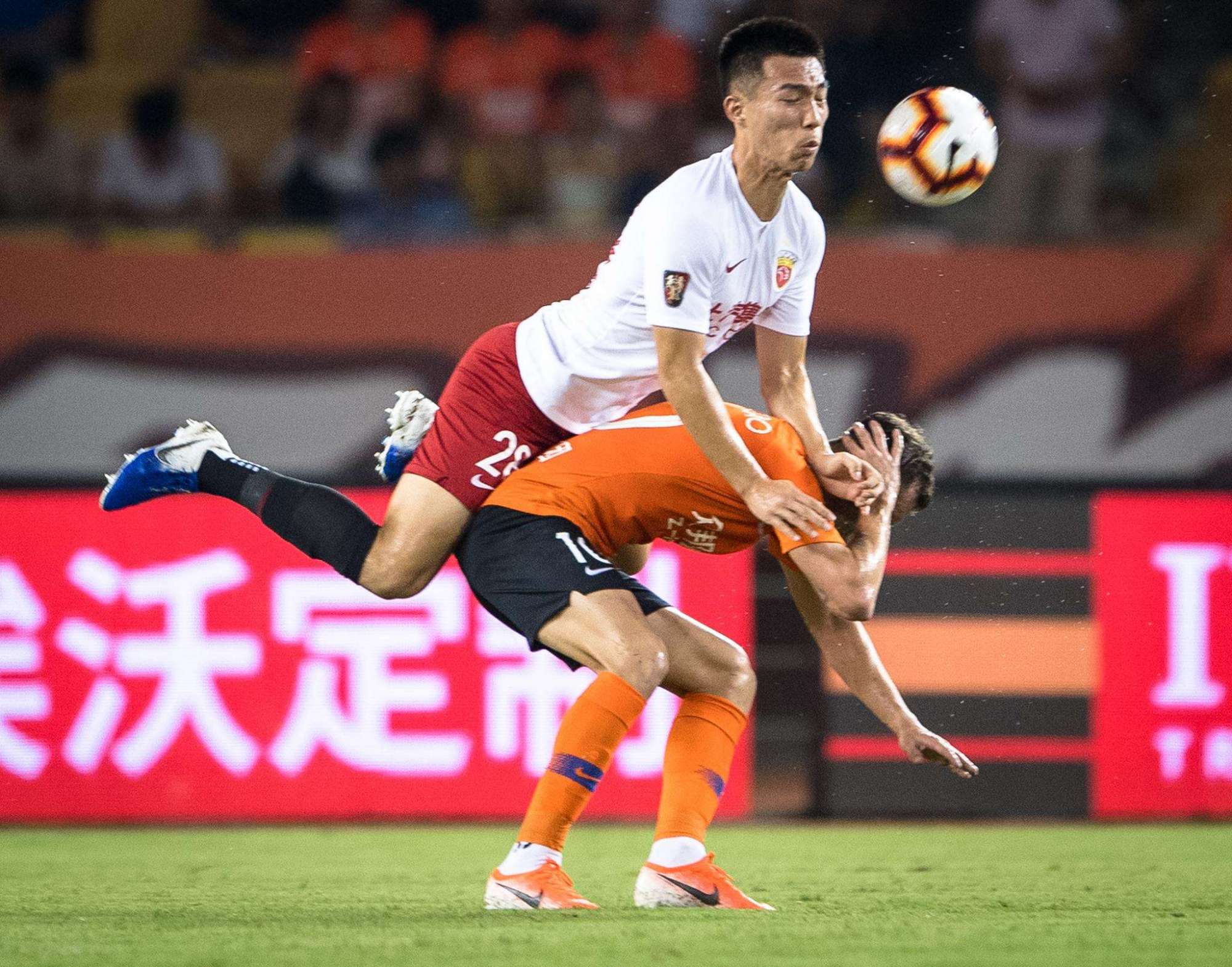 上港再胜，建业客场不敌富力