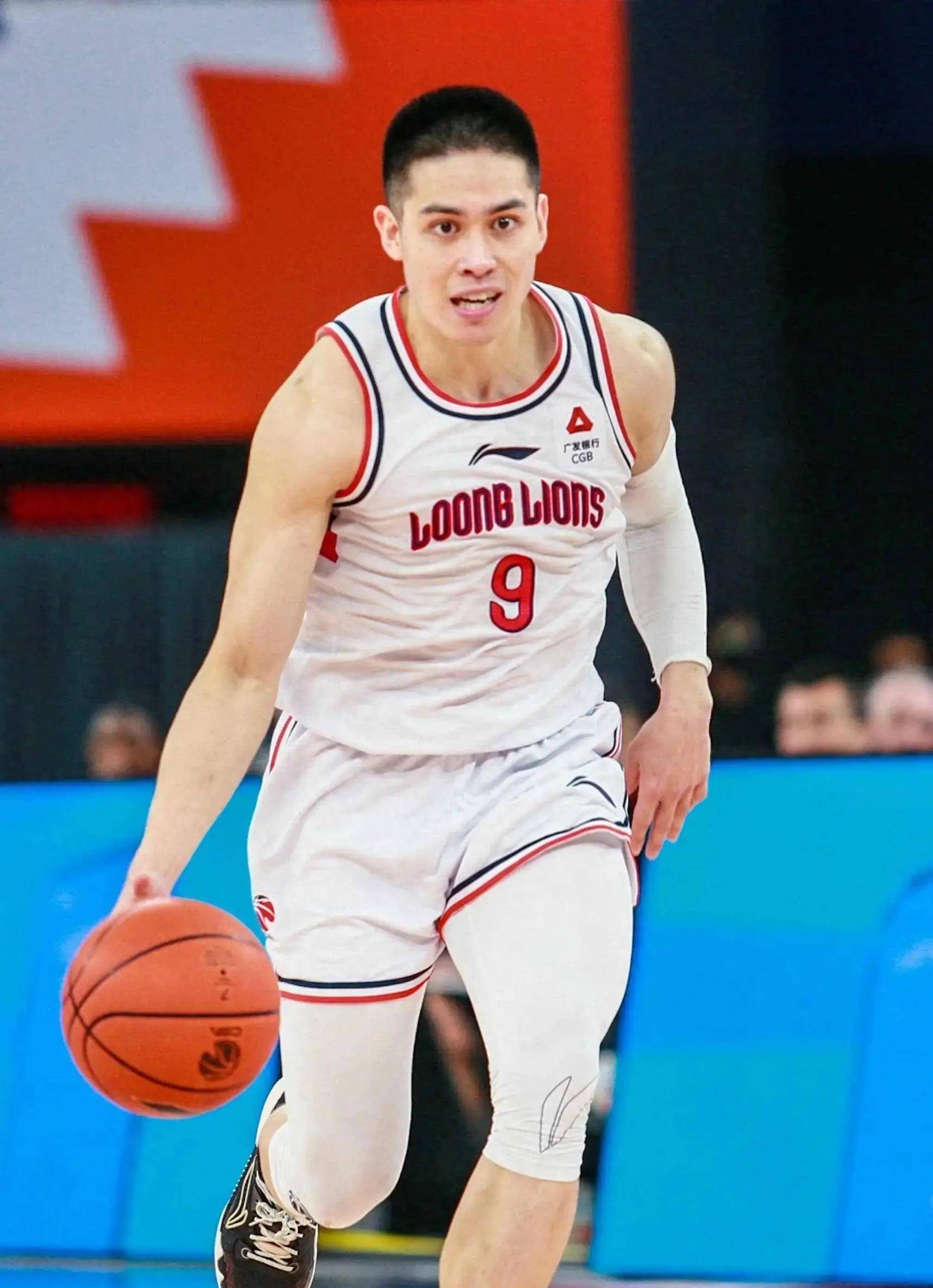 关于广州队战胜天津客场赢得宝贵三分的信息