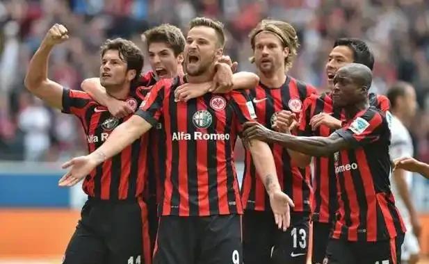 阿贾克斯实力碾压对手，赢得全场欢呼的简单介绍