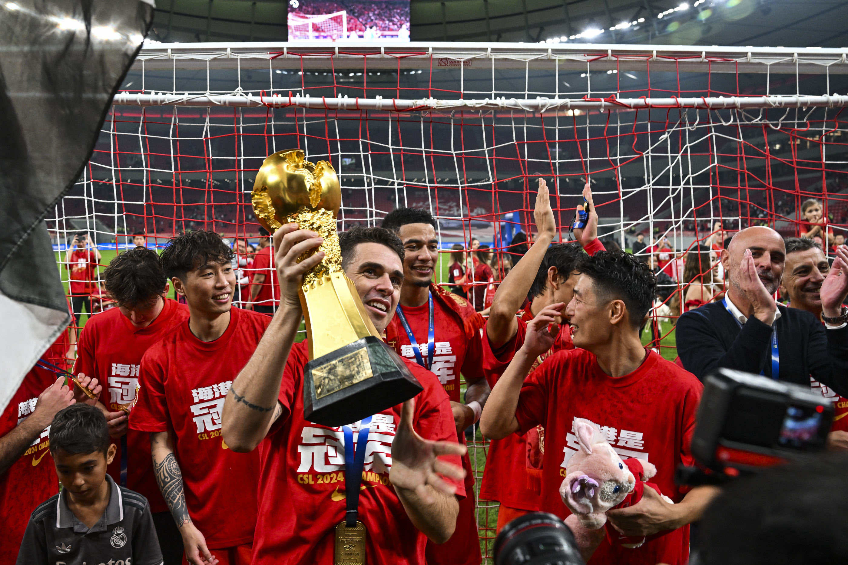 球队新阵容出炉，每场比赛崭露头角的简单介绍