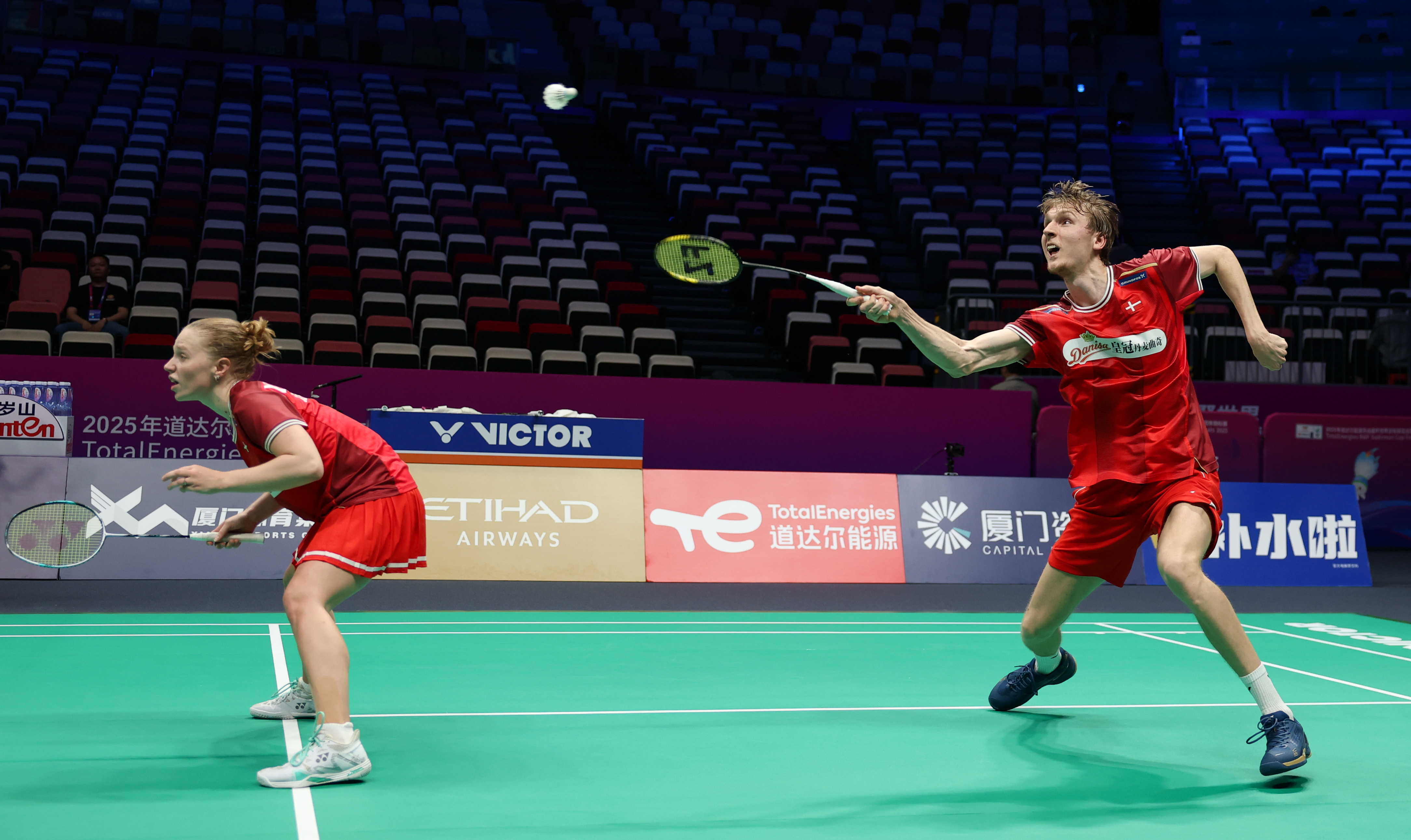 英格兰队大胜丹麦，小组领先优势稳固的简单介绍