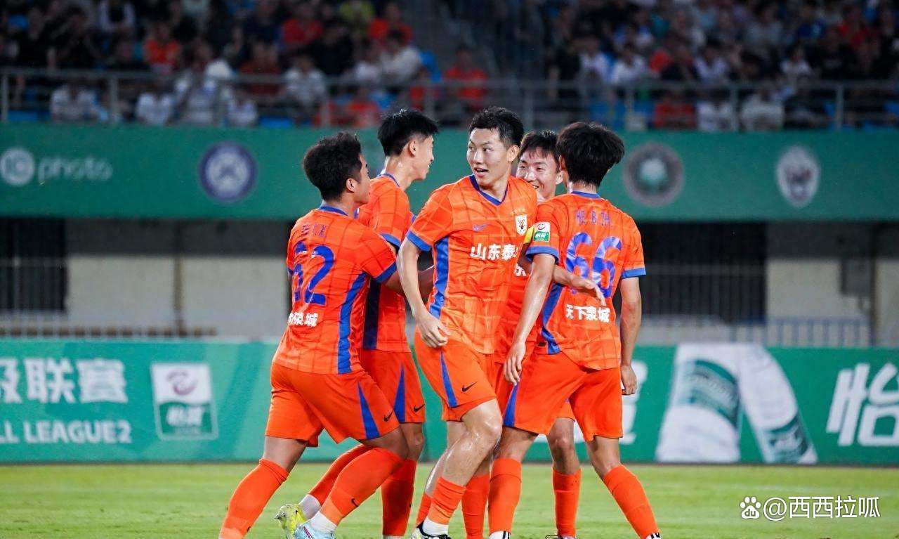 关于梅开二度，球星引领球队晋级的信息