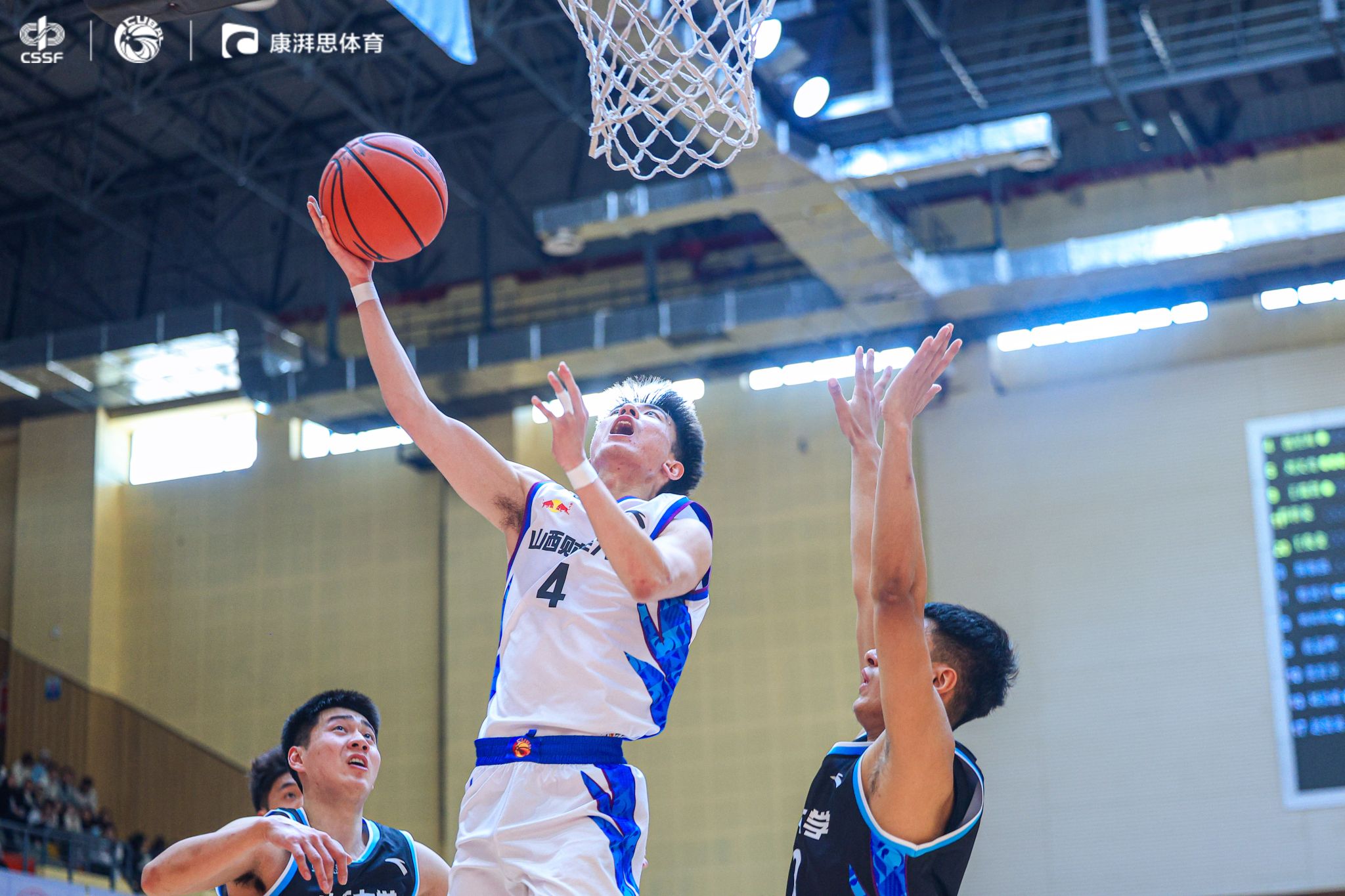 大学生篮球联赛中涌现新人才