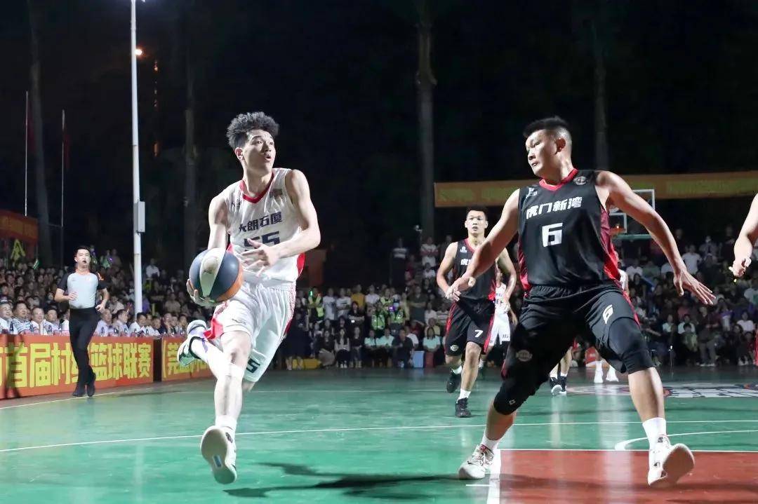 大学生篮球联赛中涌现新人才