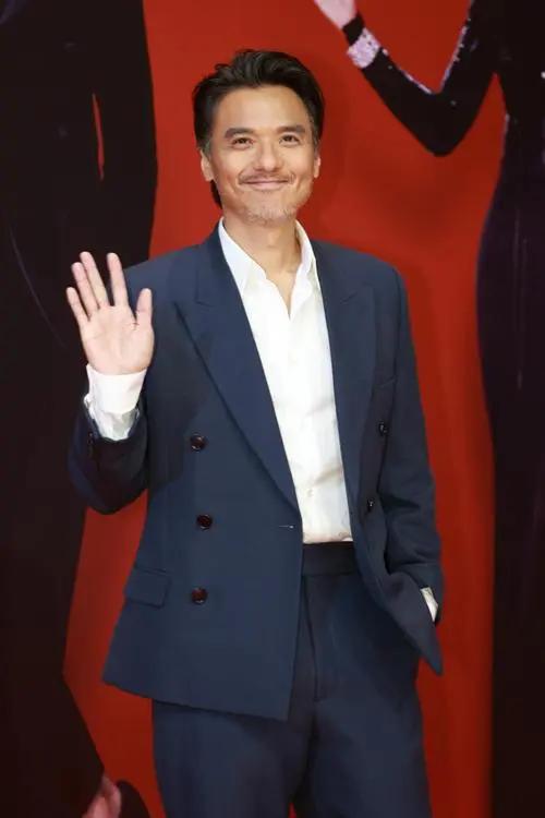 包含诺里维奇连胜势头不减,逐渐崭露头角的词条 包含诺里维奇连胜势头不减,逐渐崭露头角的词条