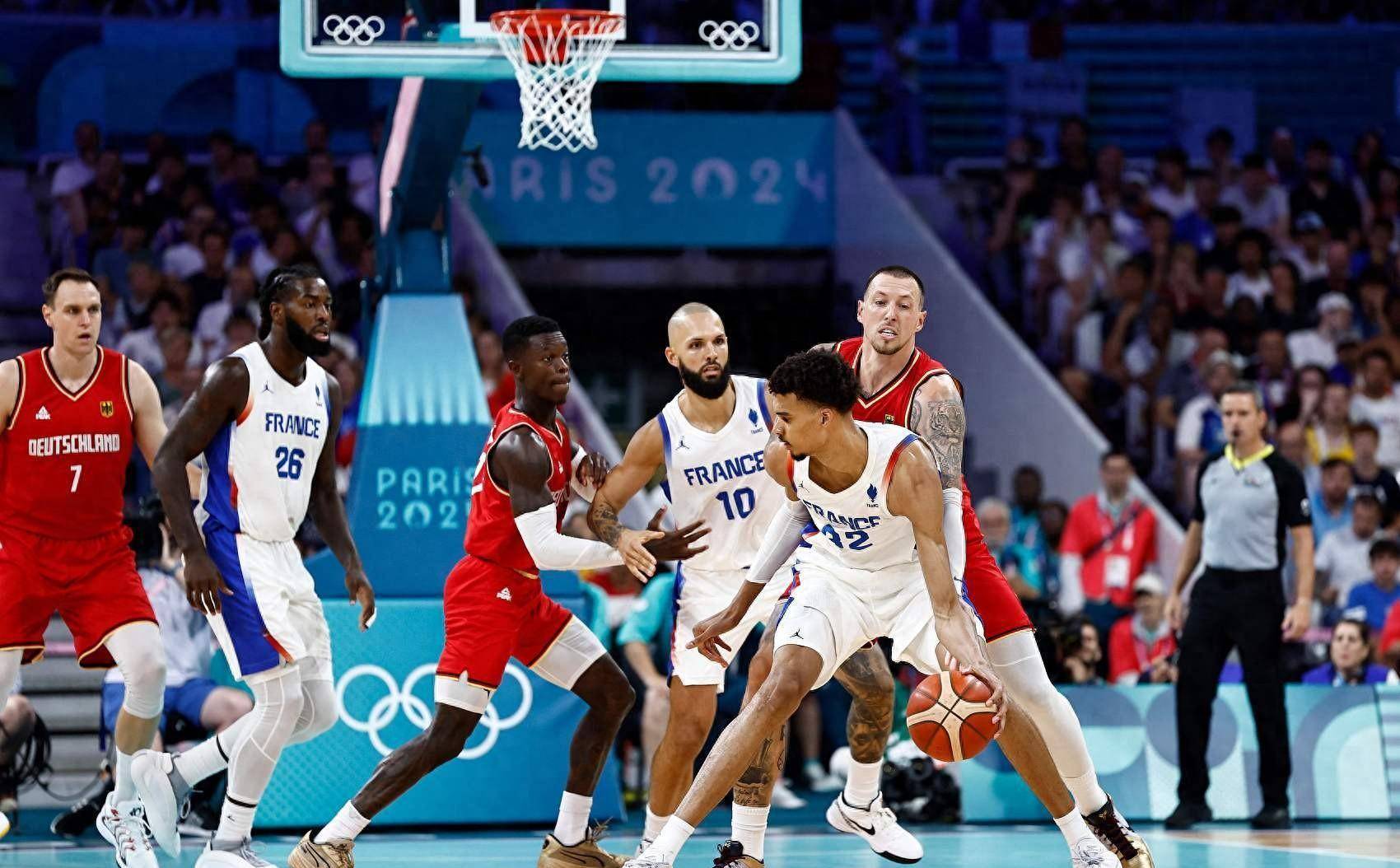 美国篮球职业赛事中一支劲旅再次问鼎的简单介绍 美国篮球职业赛事中一支劲旅再次问鼎的简单介绍