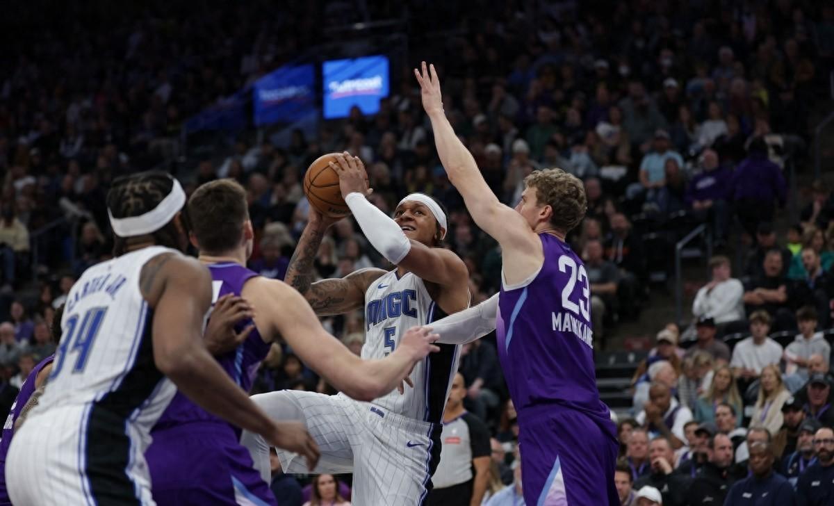 某球队连败，球员集体表现低迷