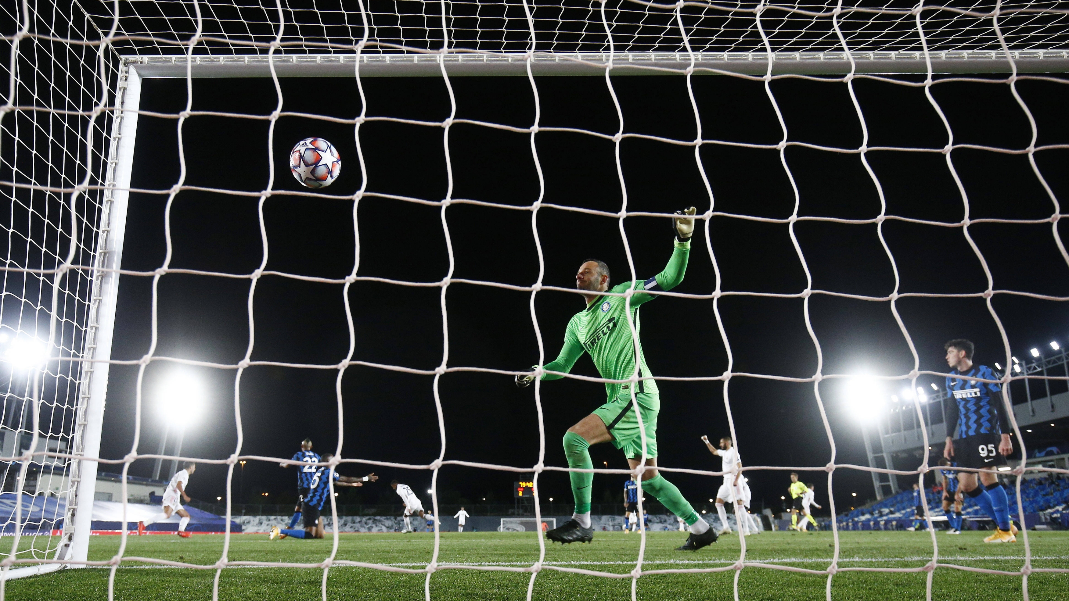 马德里竞技逆转AC米兰，挺进半决赛