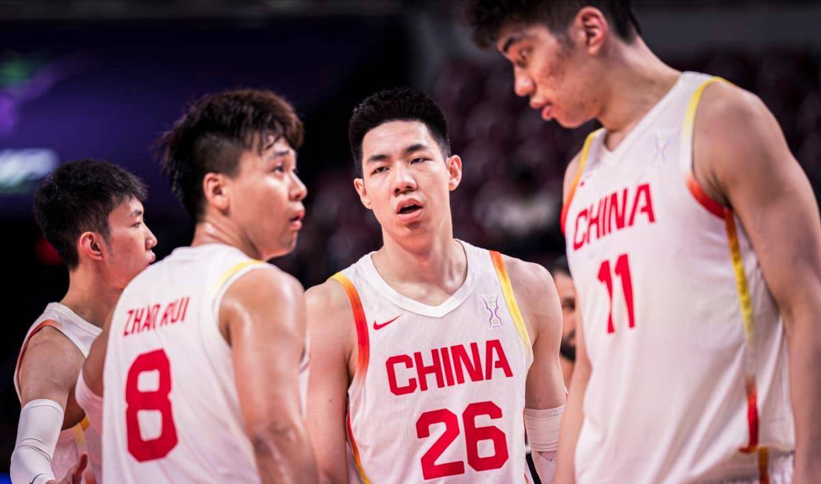 江苏男篮集结团队力量，揽获胜利