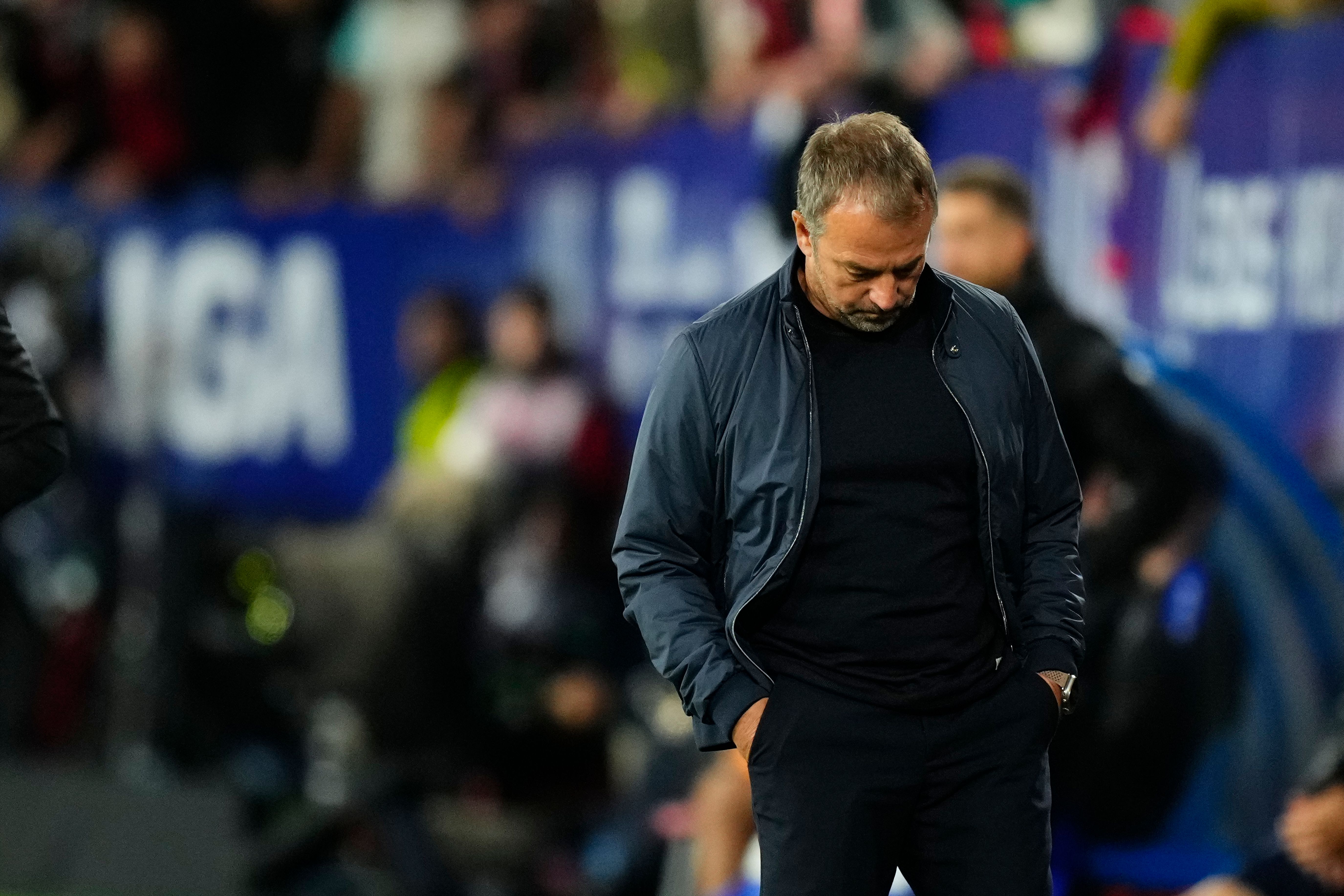 巴萨客场遭遇失利，球迷失望