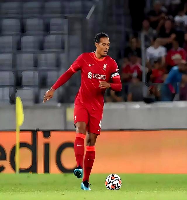 包含利物浦强势巴西，苏亚雷斯制霸全场的词条