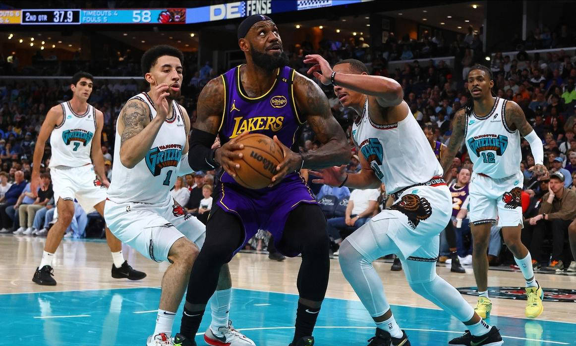 灰熊客场战胜湖人获得关键胜利