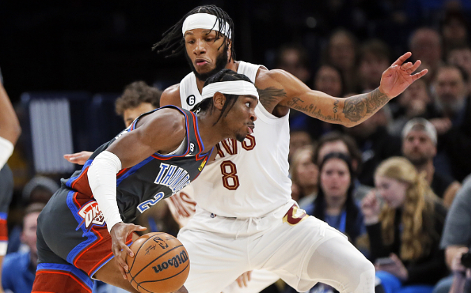 骑士客场逆转篮网，终结两连败