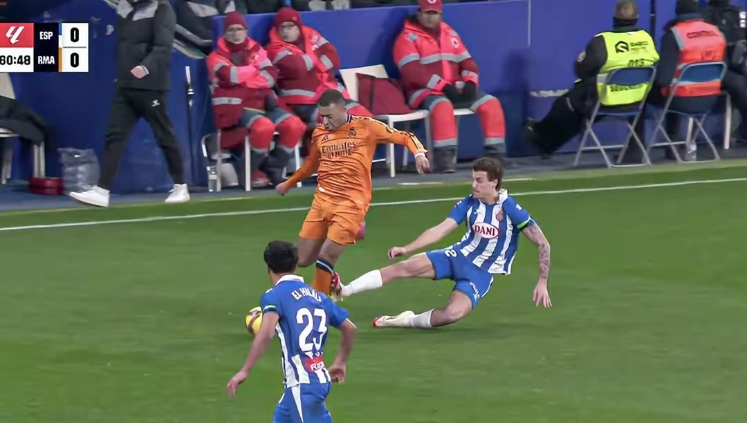 切尔西鏖战法国,格拉利什制霸全场 切尔西鏖战法国,格拉利什制霸全场