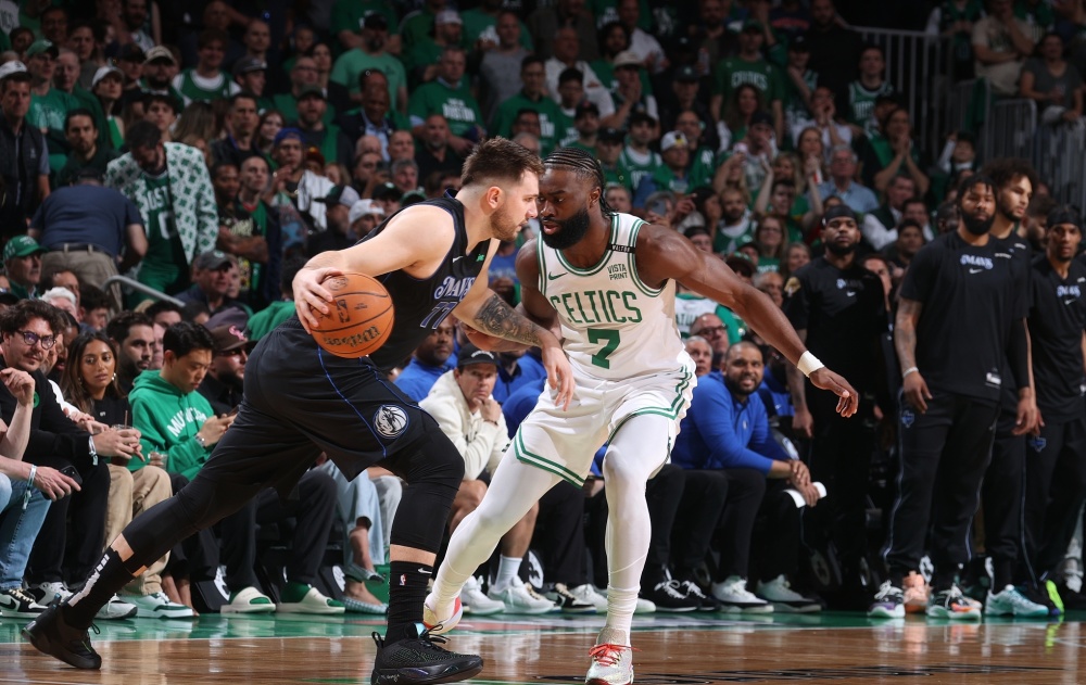 天津队碾压凯尔特人,欧文惊艳四座 天津队碾压凯尔特人,欧文惊艳四座