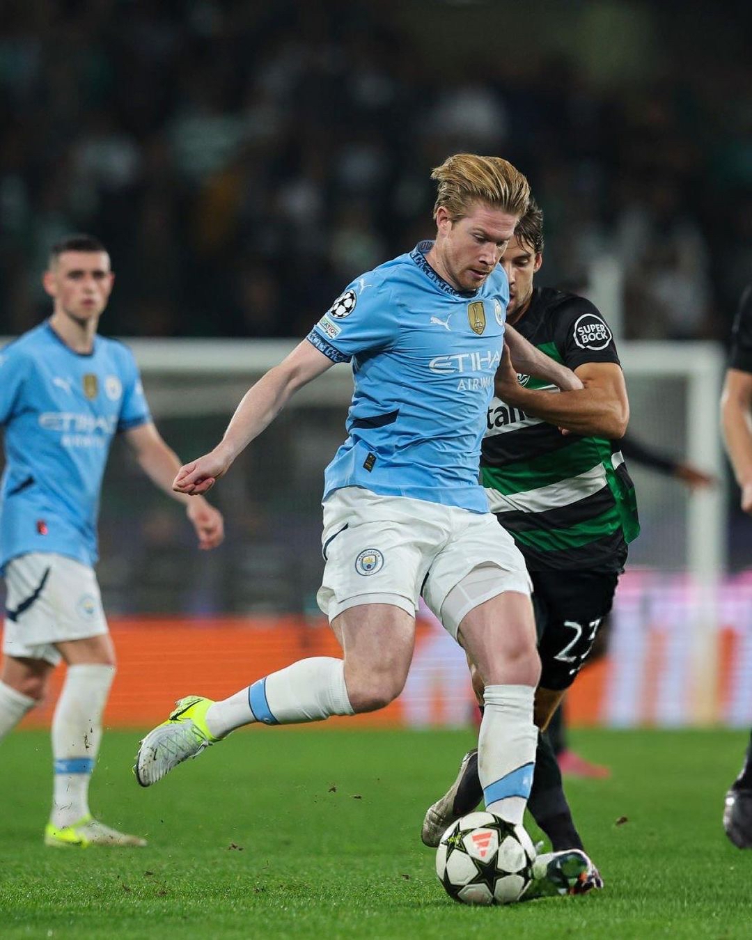 利物浦鏖战巴西,德布劳内点燃赛场 利物浦鏖战巴西,德布劳内点燃赛场