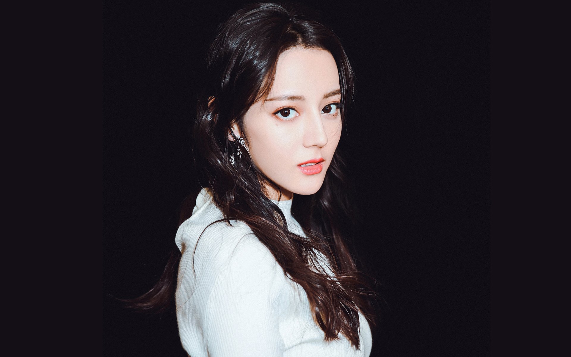 西亚卡姆致命一击定乾坤,尼克斯险胜黄蜂夺关键胜利