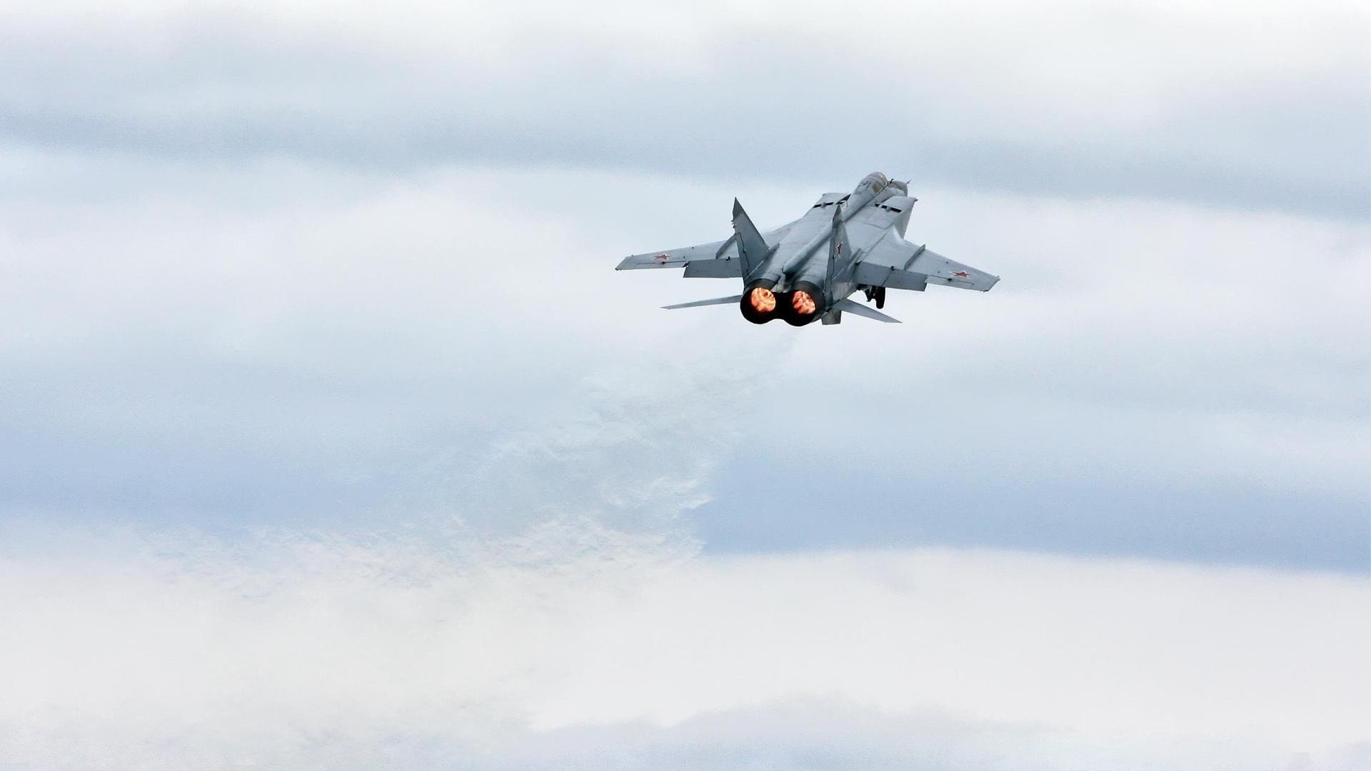 西甲德比范弗利特一战封神，折射公牛为何全面压制尼克斯