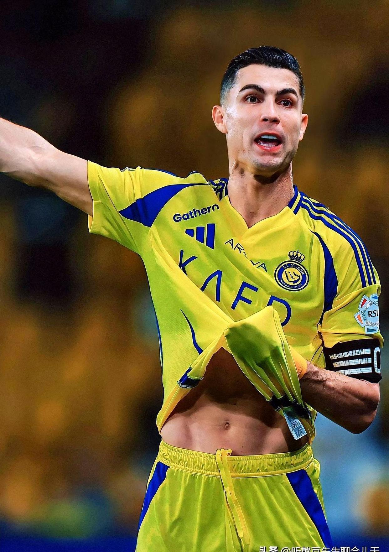 英超争冠之夜，奥亚尔萨瓦尔展现巨星价值