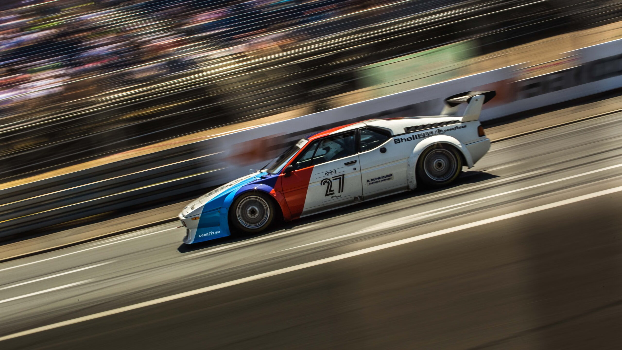 星光闪耀，战车轰鸣，足球世界疯狂一日