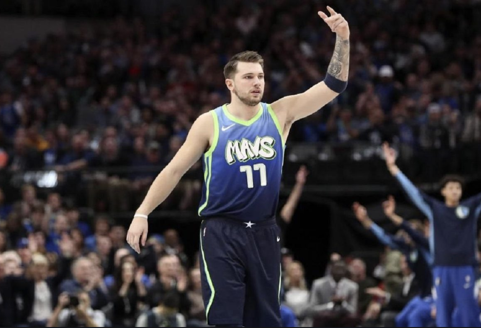 F1新赛季揭幕战之夜，锡安展现巨星价值