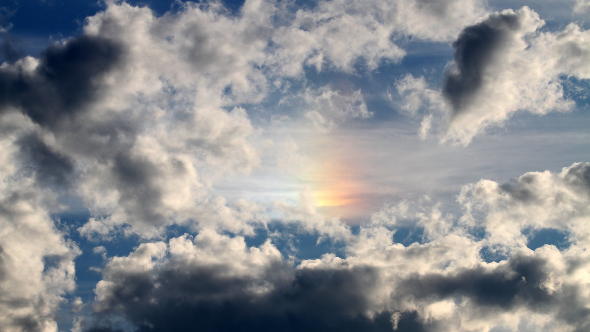 绿茵交响诗，迪亚斯以节奏撕裂暗夜